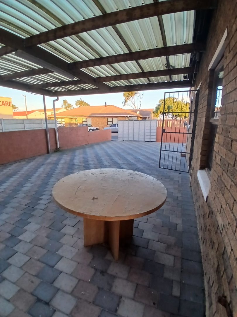 To Let 2 Bedroom Property for Rent in Rondevlei Park Western Cape